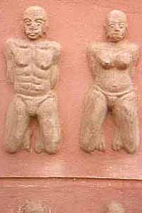 Bas relief figures tile the monuments columns.
